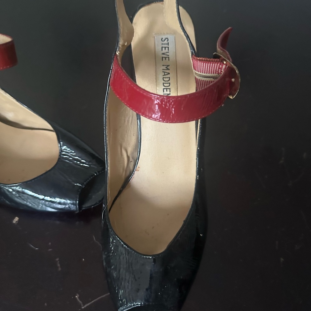 Steve Madden Black and Red Heels with Bold Strap